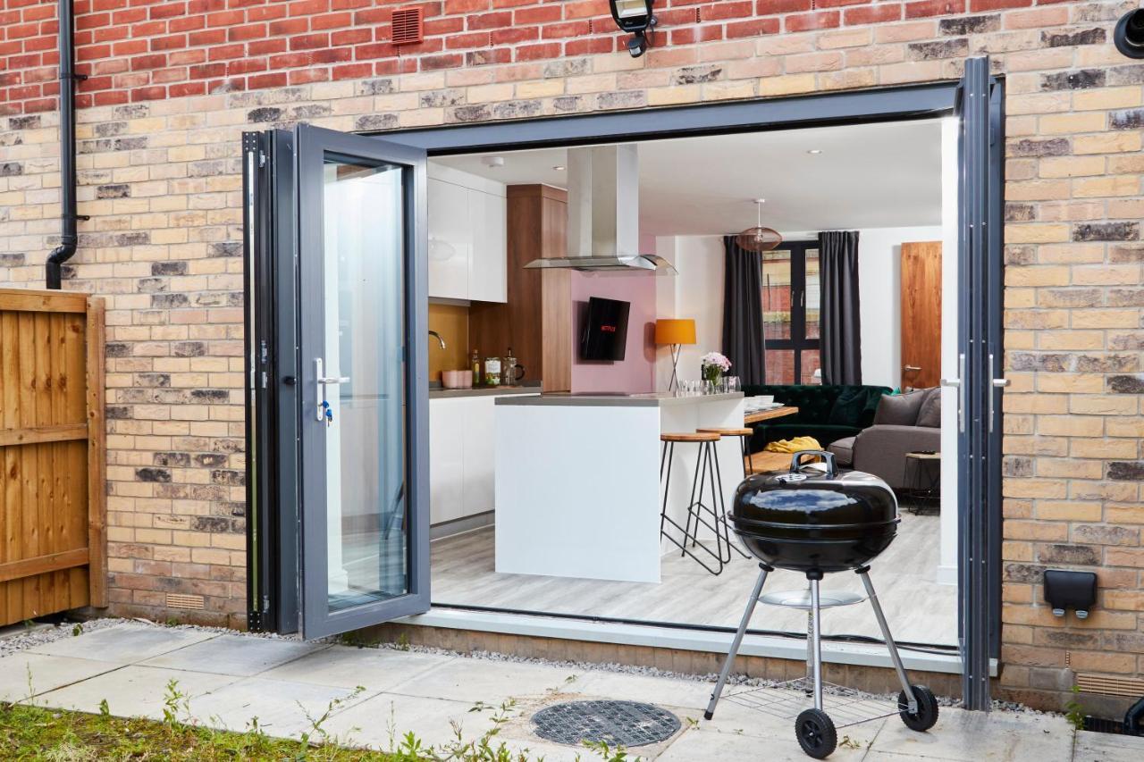 マンチェスター Beaut 5 Bed House W Parkingヴィラ エクステリア 写真