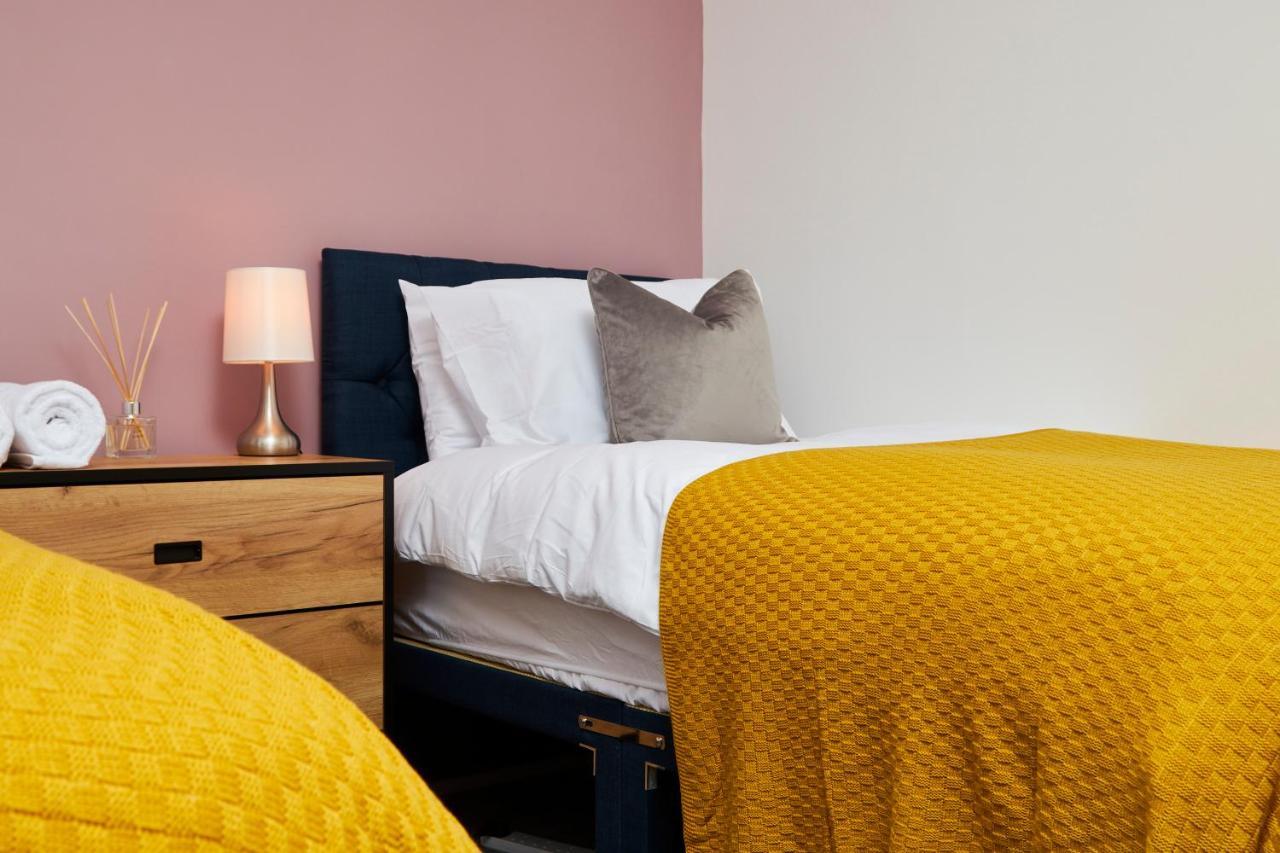 マンチェスター Beaut 5 Bed House W Parkingヴィラ エクステリア 写真