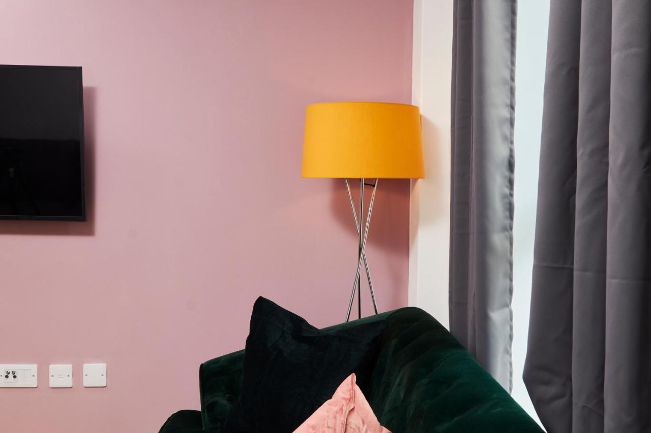 マンチェスター Beaut 5 Bed House W Parkingヴィラ エクステリア 写真